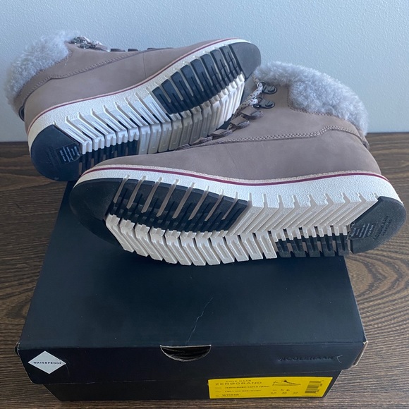 NEW COLE HAAN ZEROGRAND HIKING BOOTS NUBUCK 5 - Picture 2 of 8